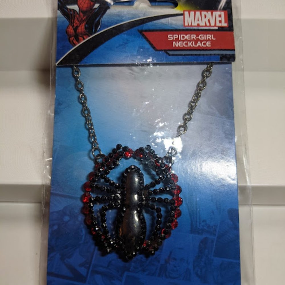 Marvel Spider-Man / Spider-Girl Stone Jewels Spider Necklace
